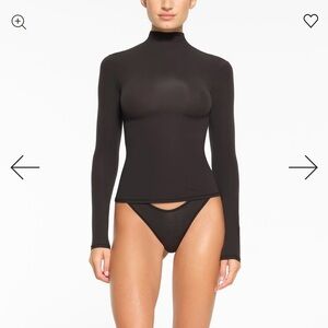 SKIMS Onyx Fits Everybody Funnel Top Sz S